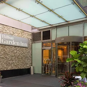 Hilton Garden Park South Hotel